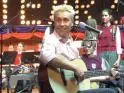 Farin Urlaub - farin s gitarkou , v akcii.jpg